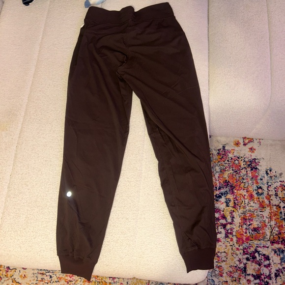 BRAND NEW LULULEMON SWEATPANTS - Picture 3 of 4